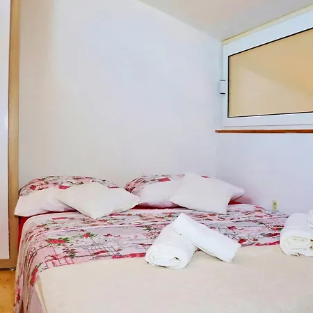 Nedjeljka Apartment *